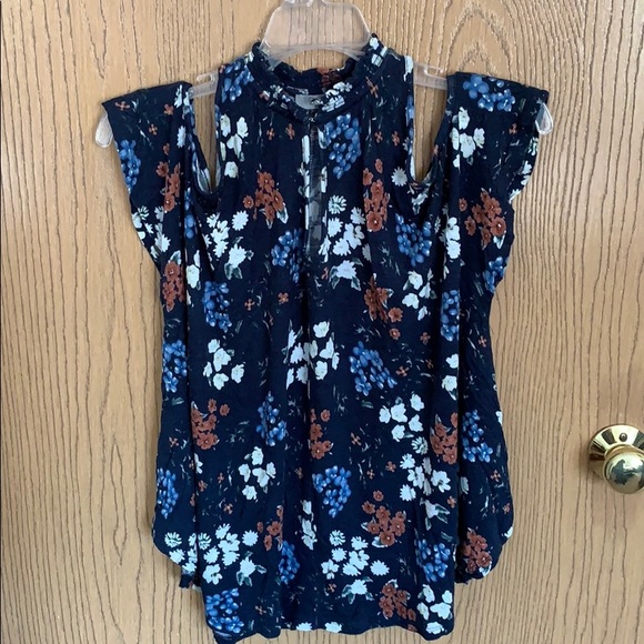 Shirt - Picture 2 of 2